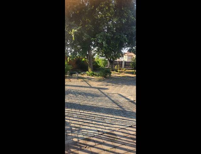 BUSINESS FOR SALE IN ELDORAIGNE